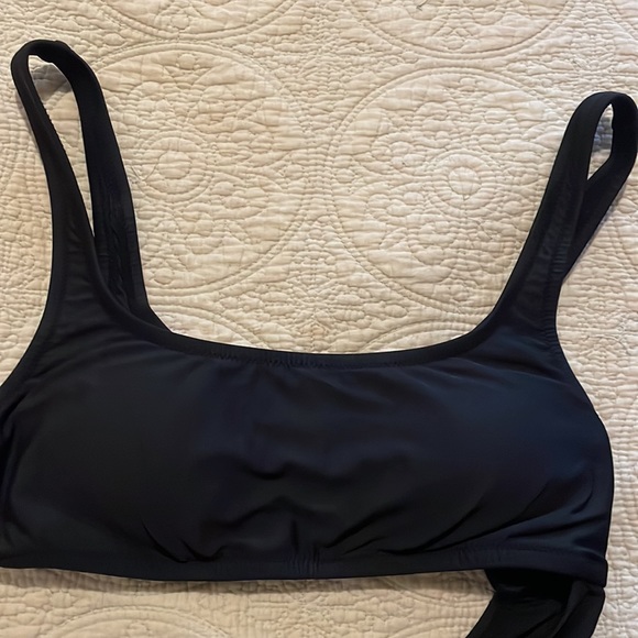 J. Crew Cutout one-piece swimsuit black size 6 VEUC SOLD OUT! - Picture 8 of 16